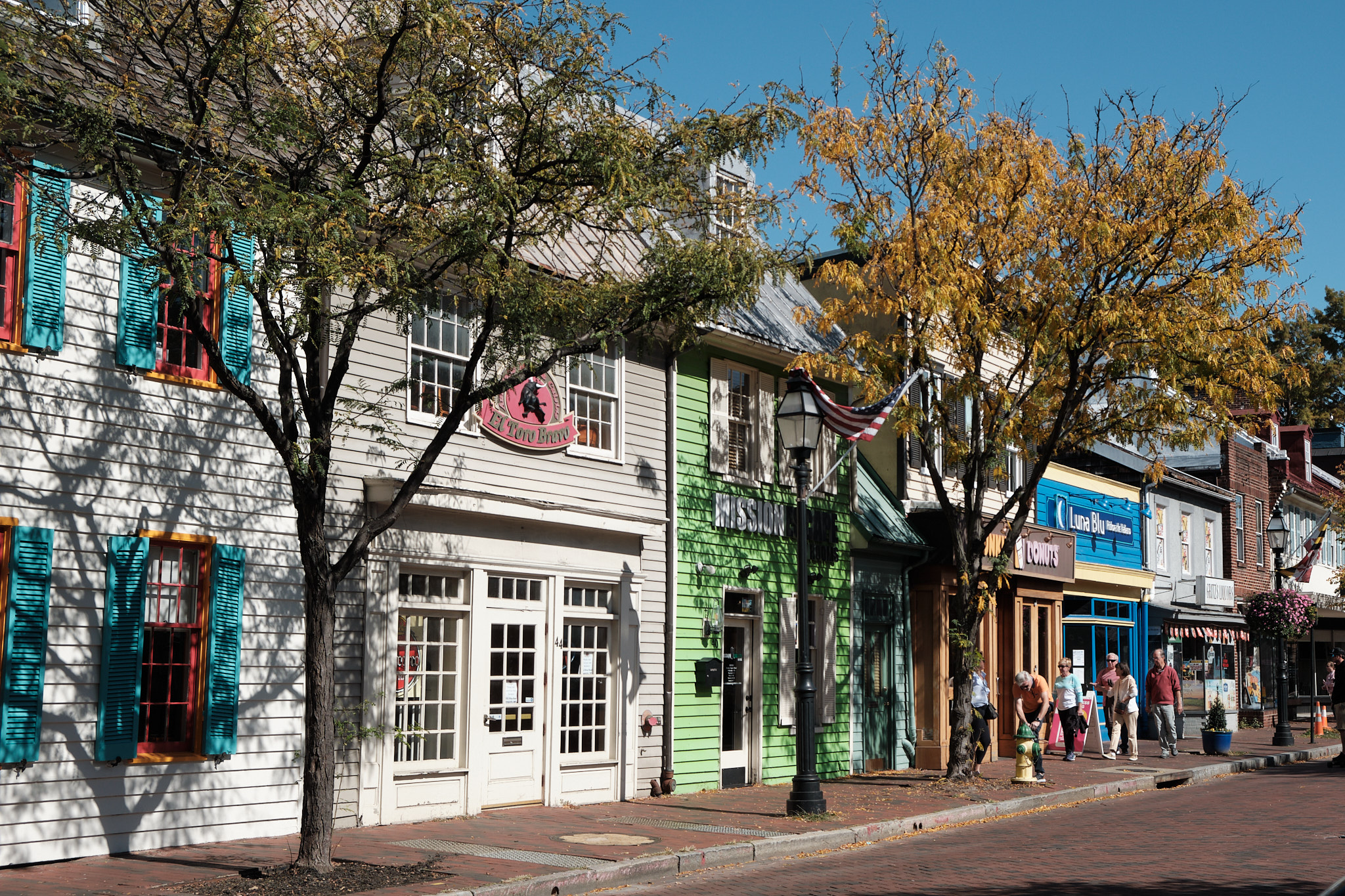 &lt;# colorful street in Annapolis #&gt;