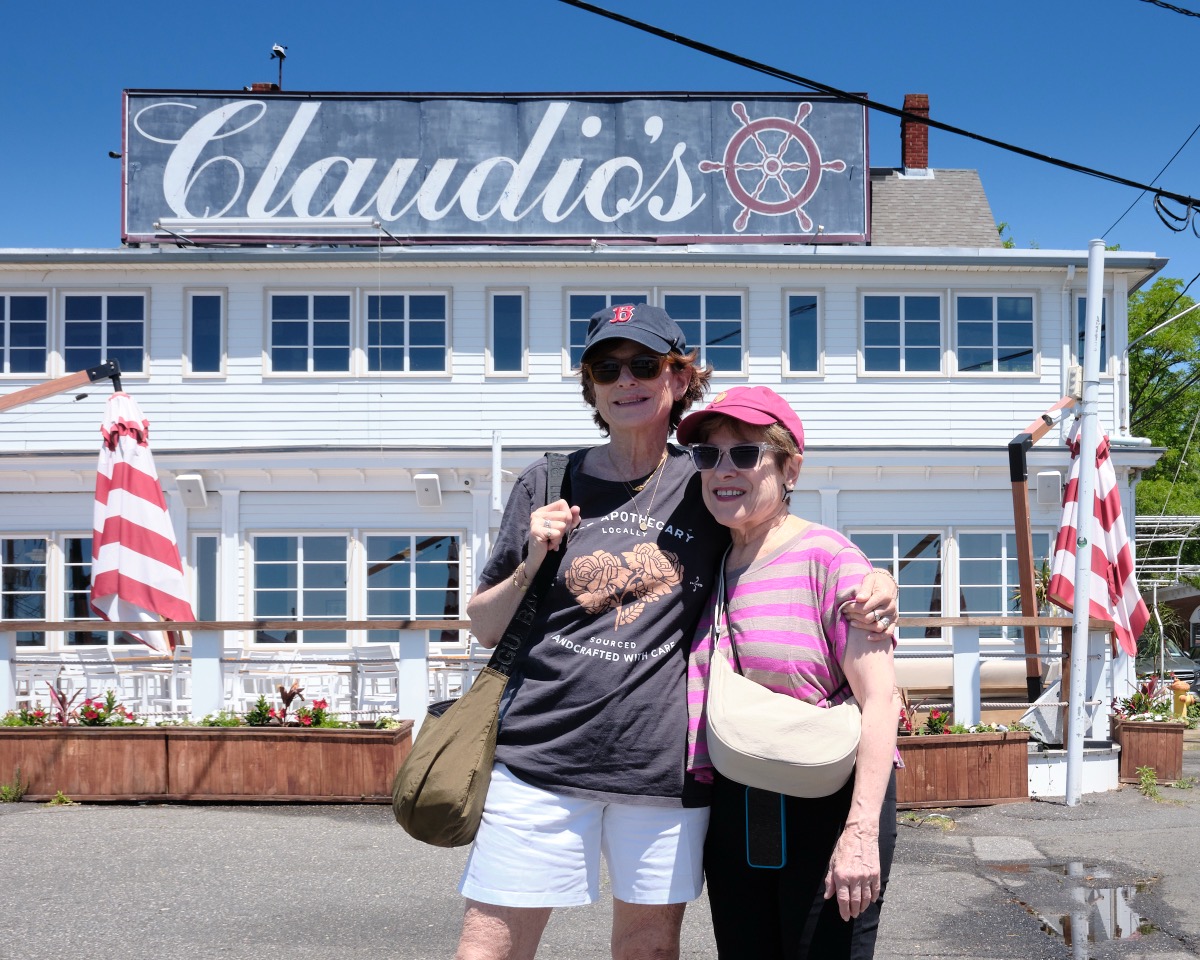 <# Audrey and Grace in front of Claudios #>